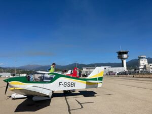 Formation locale AFIS : déroulement, durée et évaluation sur aérodrome